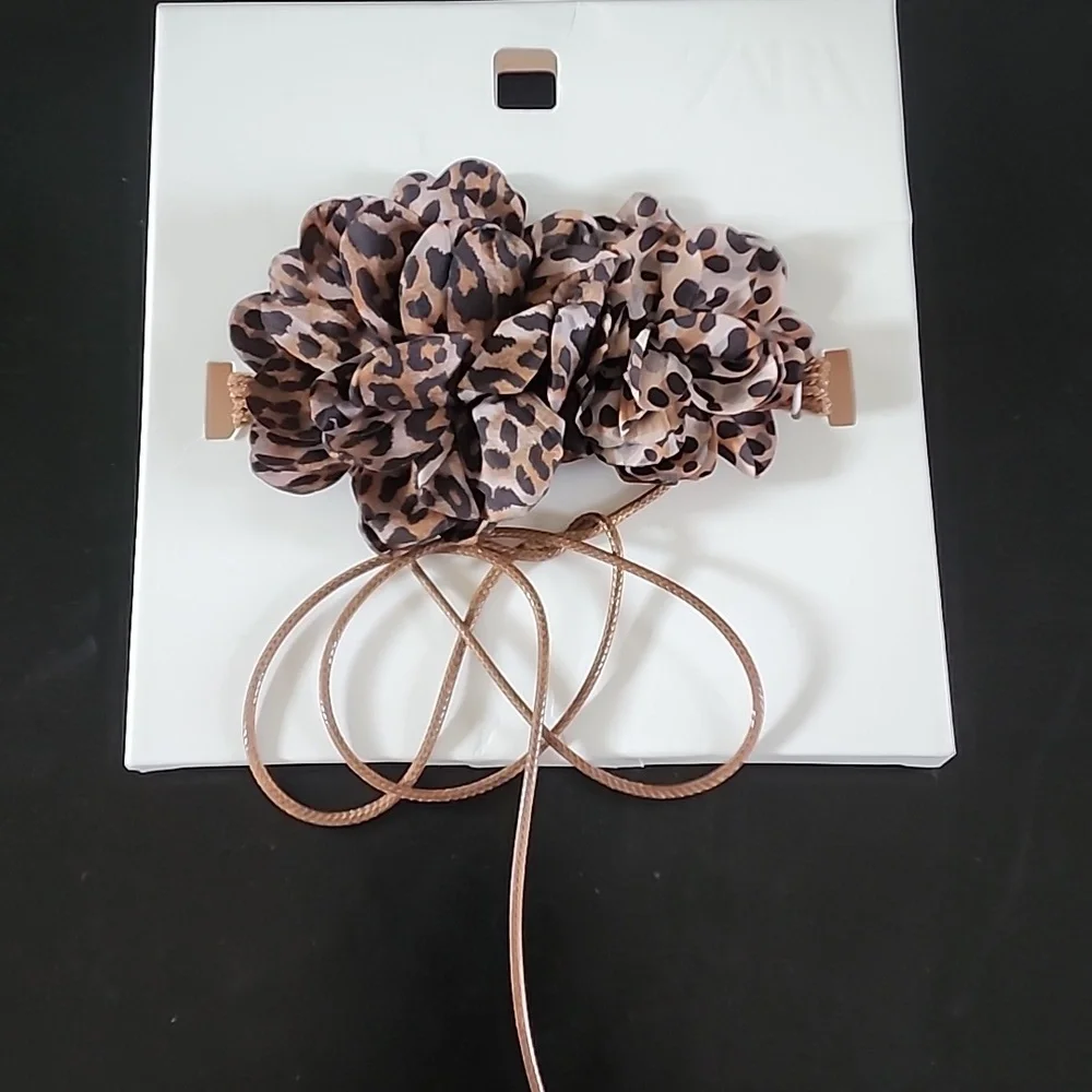 ZARA Double Flower Animal Print Necklace - Picture 8 of 16